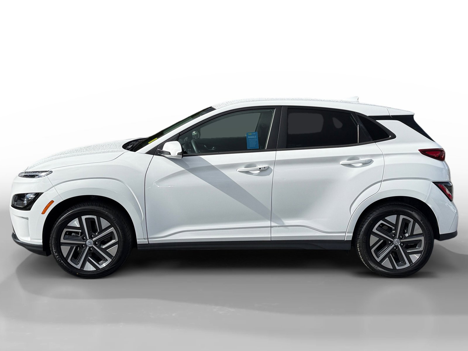 Certified 2023 Hyundai Kona SE FWD image 2