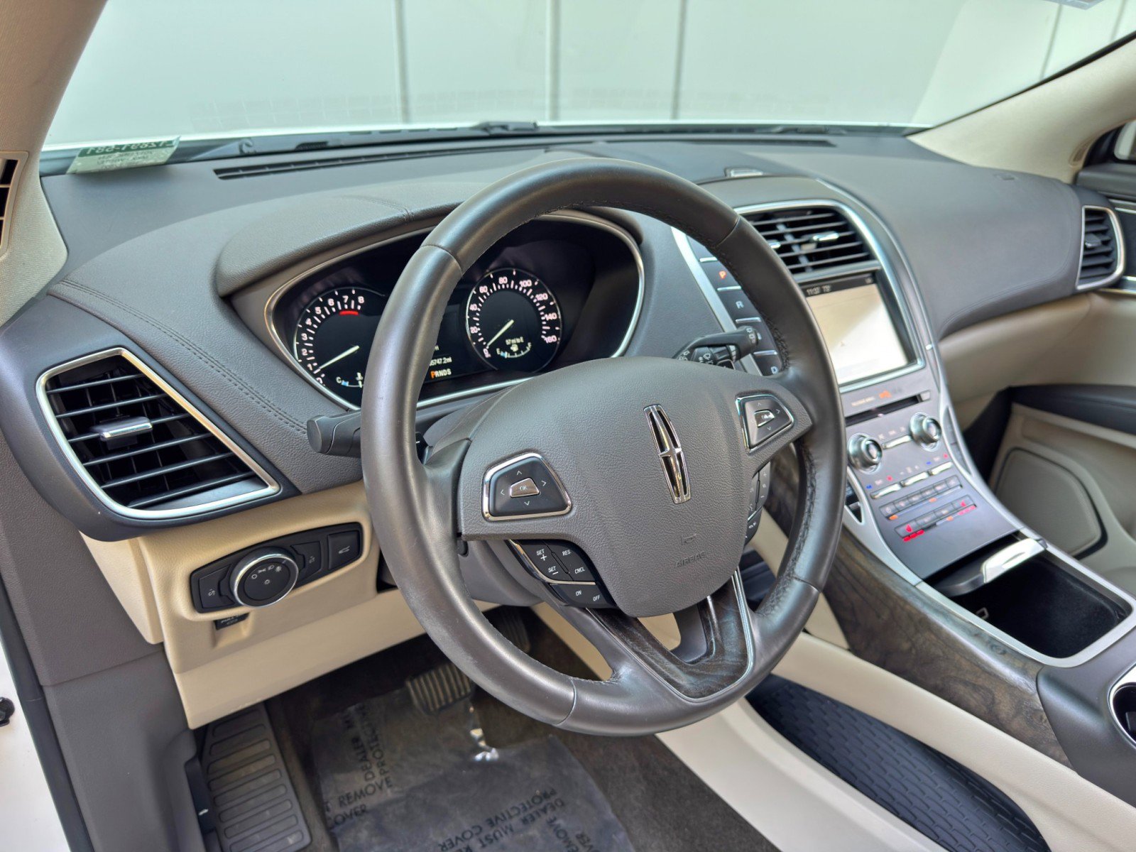 Used 2017 Lincoln MKX Select w/ Select Plus Package image 12