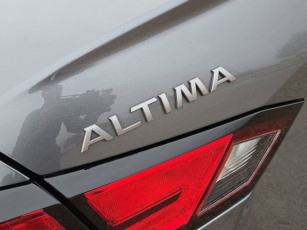 Used 2024 Nissan Altima 2.5 SV image 11