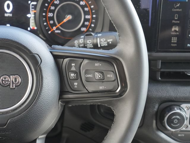 Used 2025 Jeep Wrangler Unlimited Sport AWD/4WD image 17