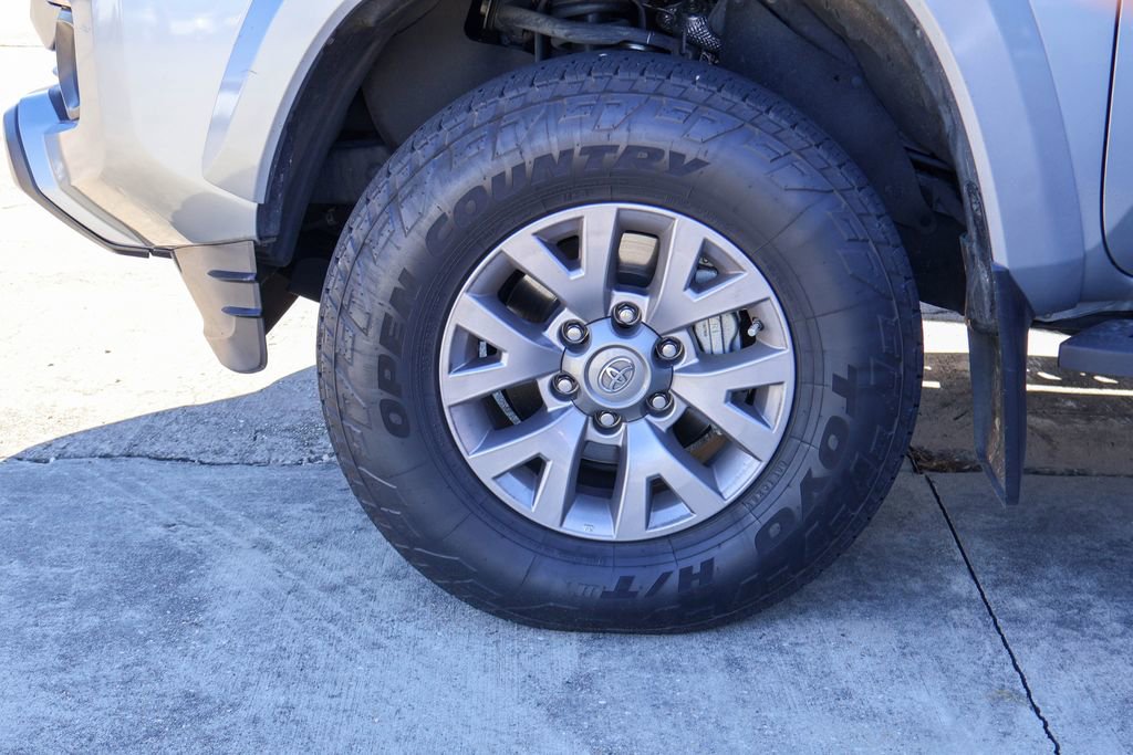 Used 2017 Toyota Tacoma 2WD Double Cab image 10
