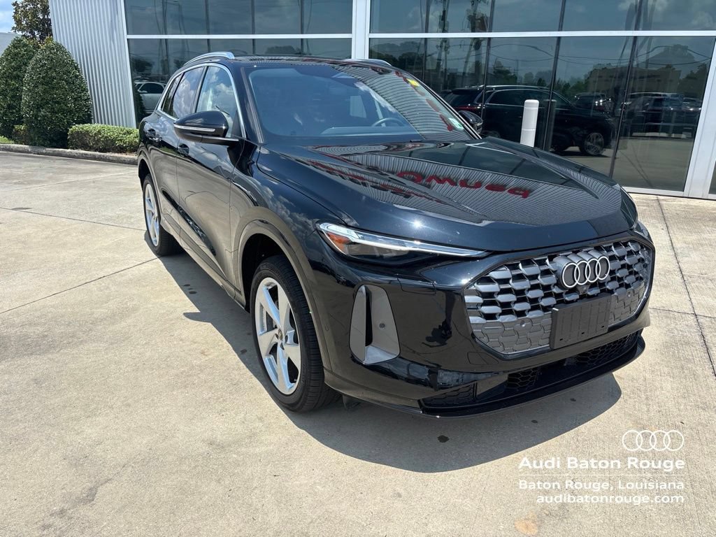 Used 2025 Audi Q5 Premium Plus w/ Premium Plus AWD/4WD image 3