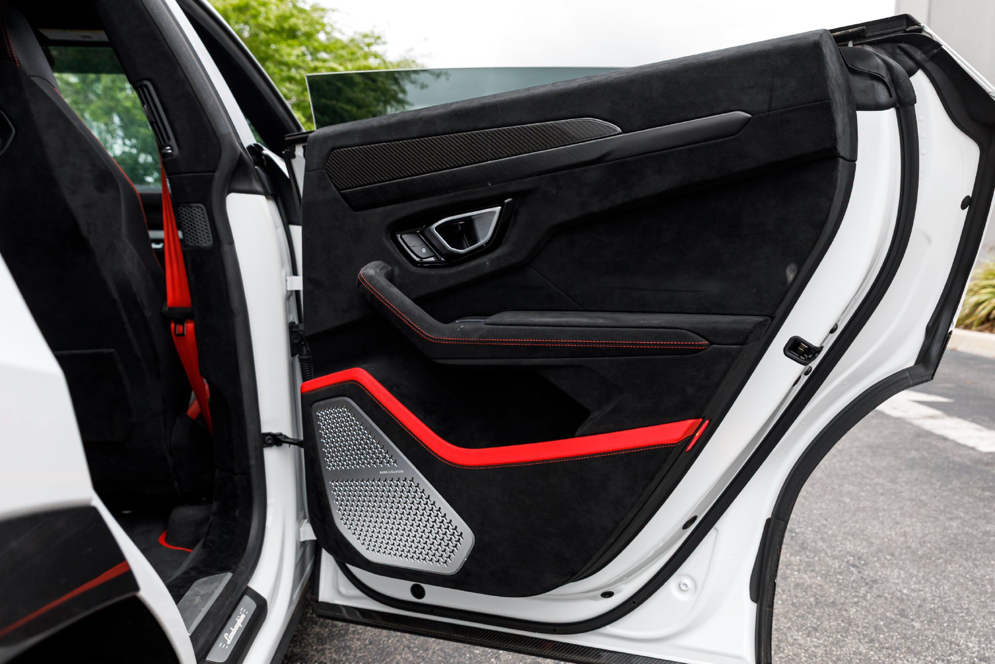 Used 2024 Lamborghini Urus Performante AWD/4WD image 15