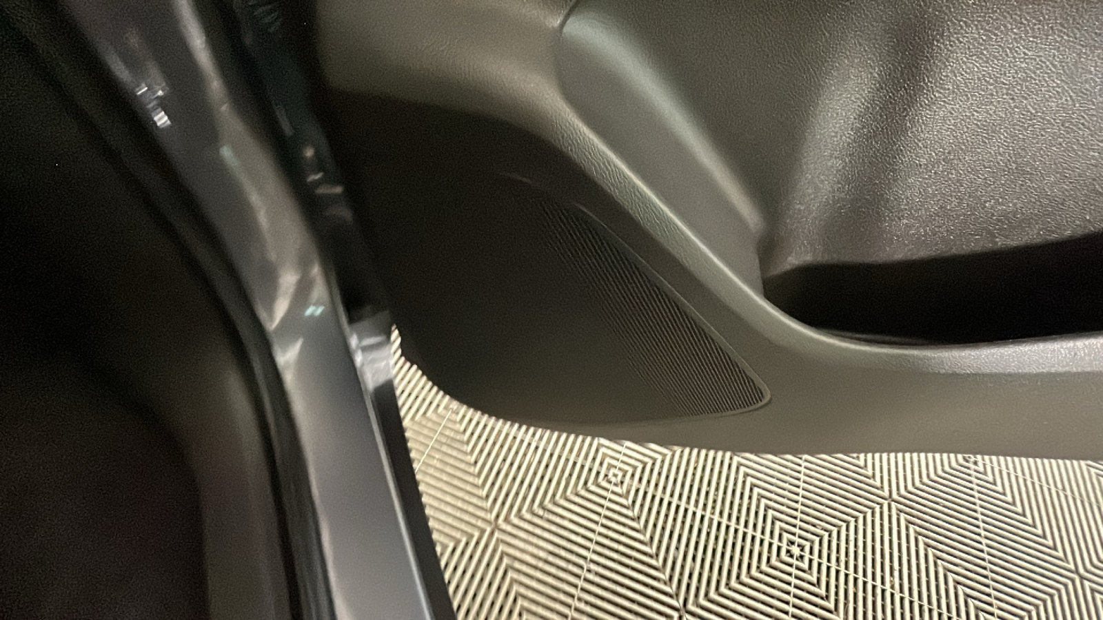 Used 2023 Chevrolet Bolt EUV Premier FWD image 35