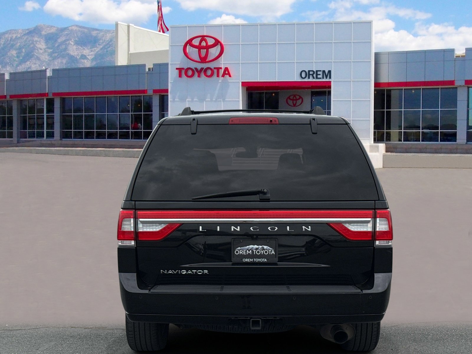 Used 2015 Lincoln Navigator 4WD image 4