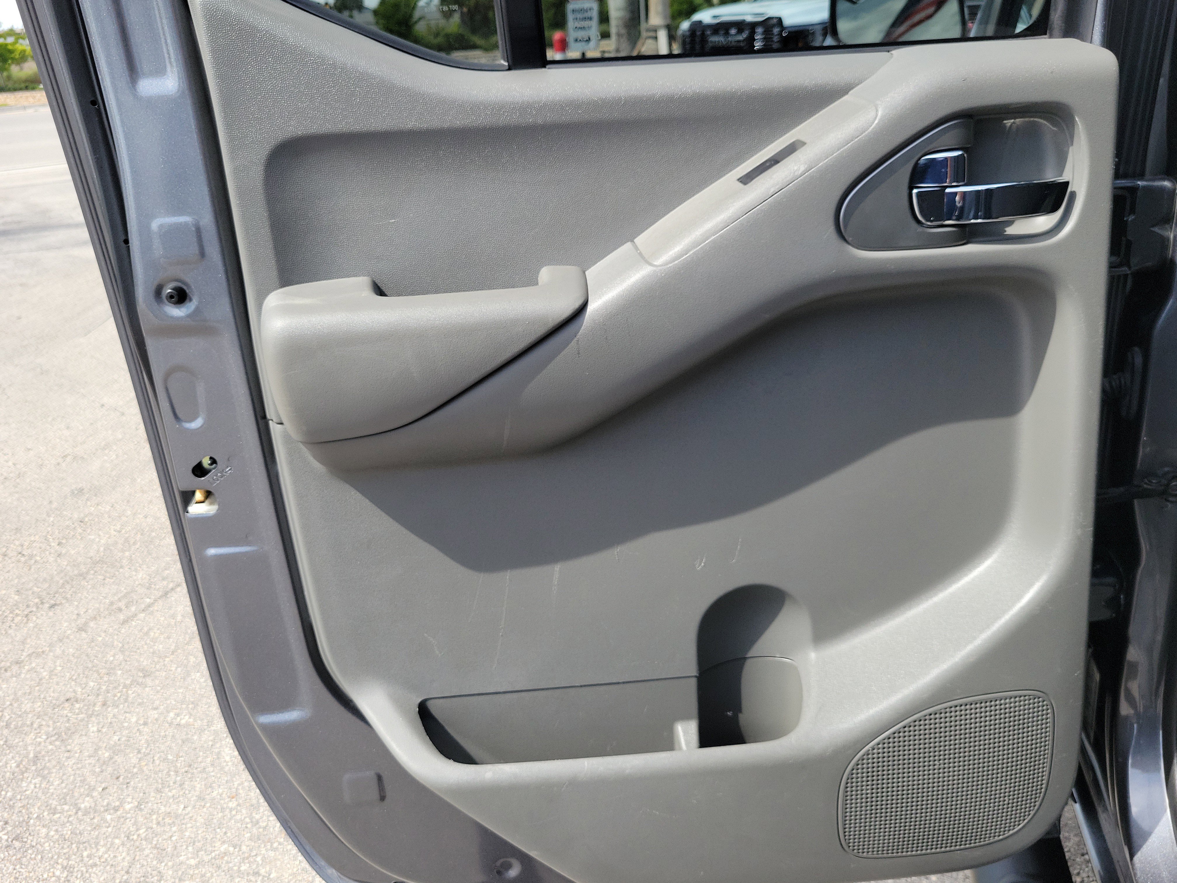 Used 2020 Nissan Frontier SV w/ Midnight Edition Floor Mats RWD image 23
