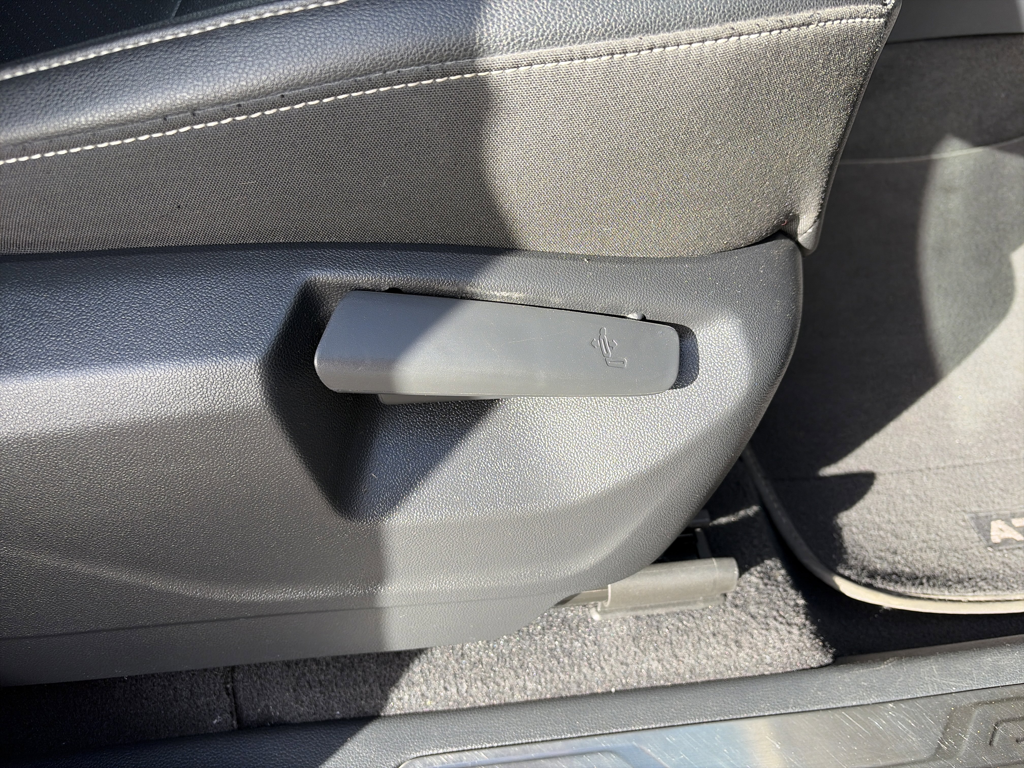 Used 2023 Volkswagen Atlas SE w/ Panoramic Sunroof Package image 29