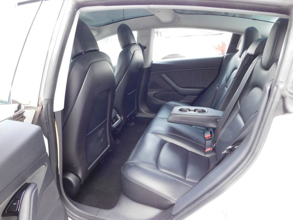 Used 2018 Tesla Model 3 Long Range image 10