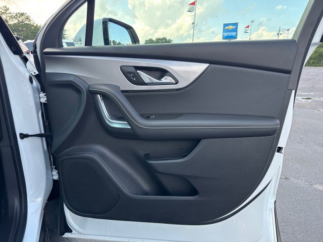 Used 2025 Chevrolet Blazer LT w/ Convenience Package FWD image 12