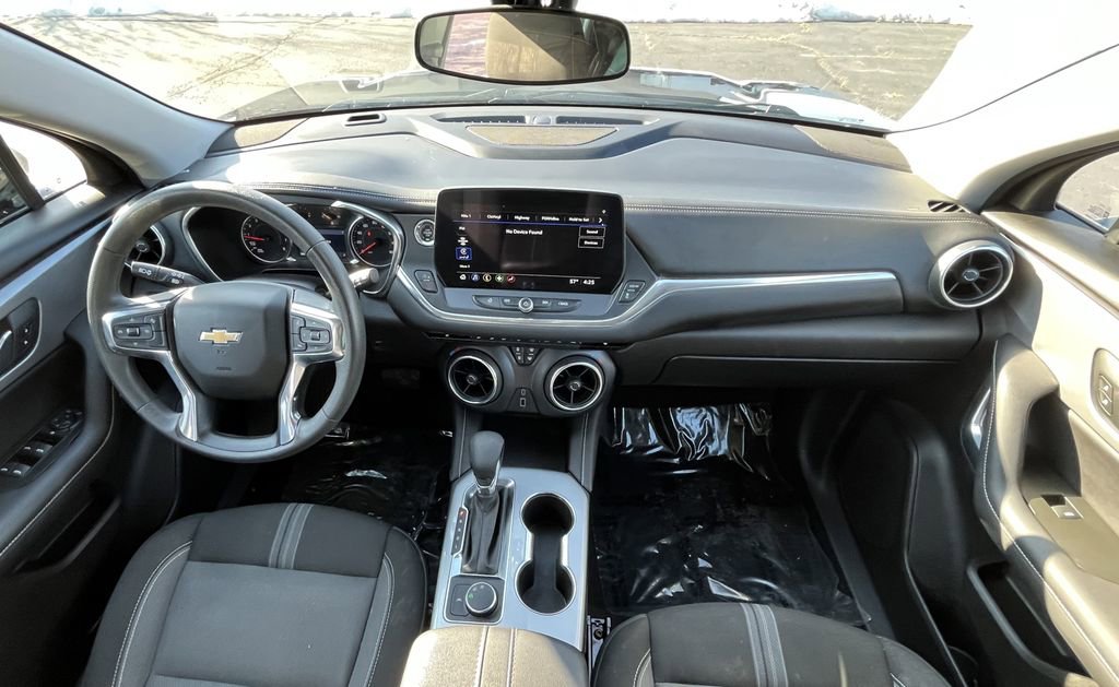 Used 2024 Chevrolet Blazer LT image 11