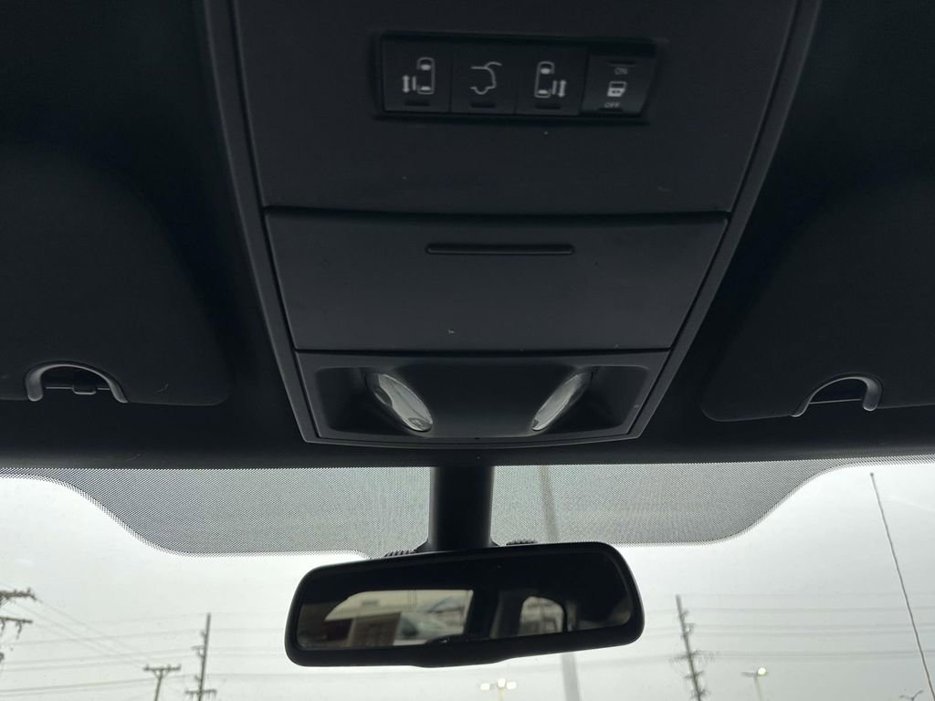 Used 2019 Dodge Grand Caravan SXT image 32