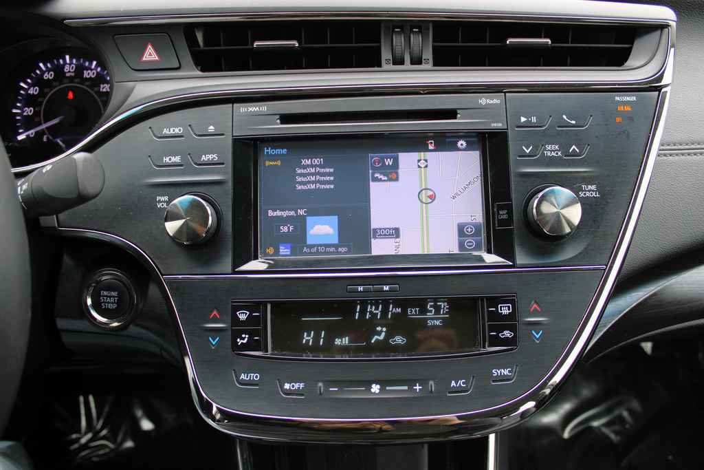 Used 2016 Toyota Avalon XLE Premium image 13