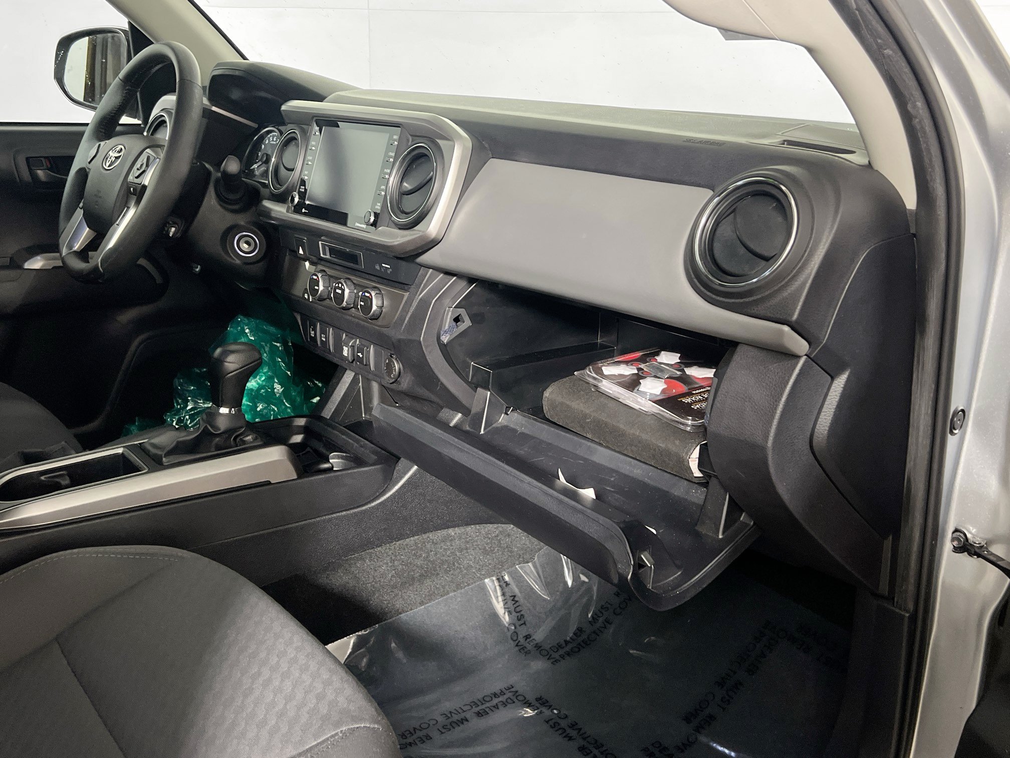 Used 2022 Toyota Tacoma SR5 w/ Technology Package RWD image 33