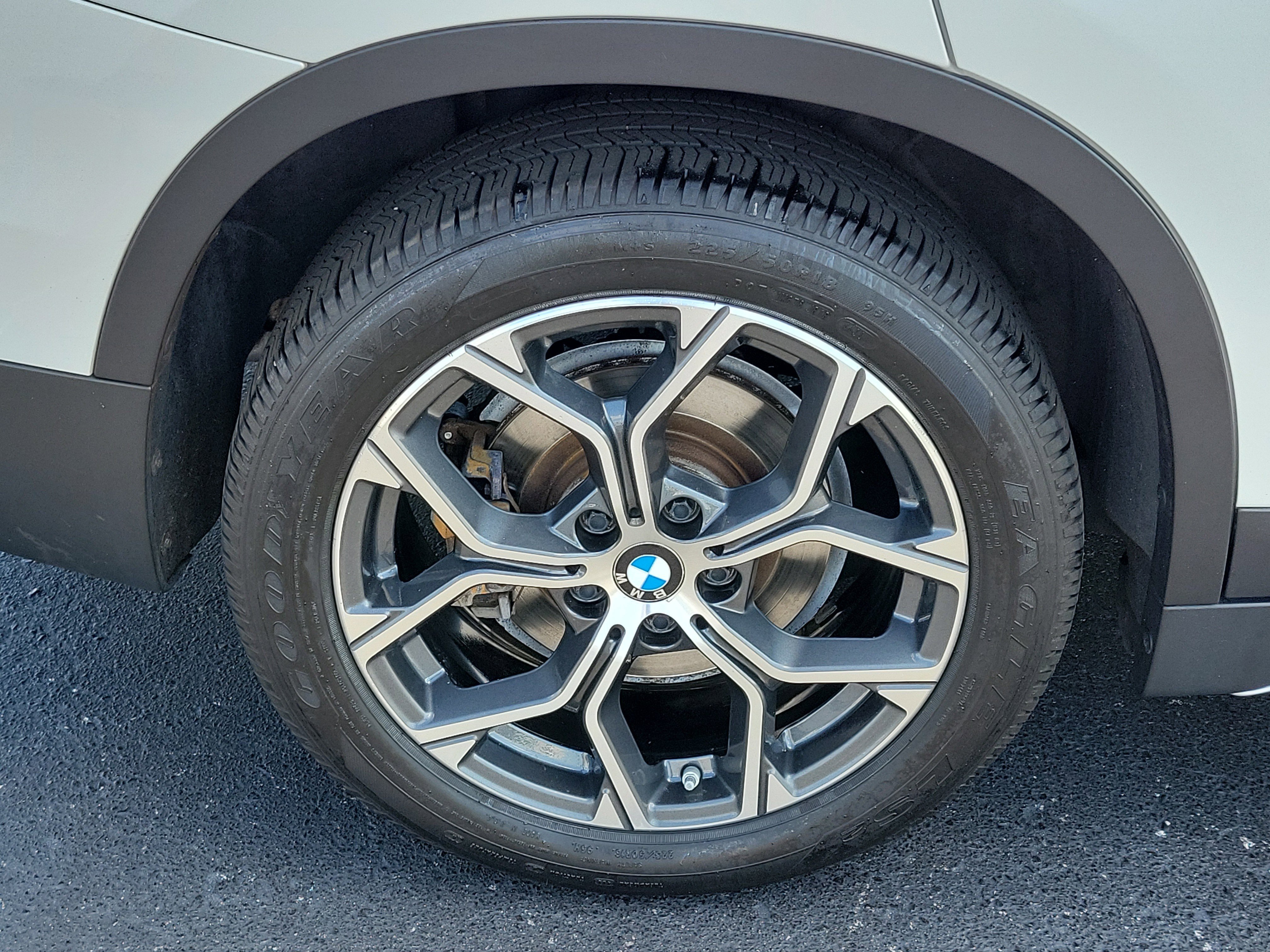 Used 2020 BMW X1 xDrive28i w/ Premium Package AWD/4WD image 7