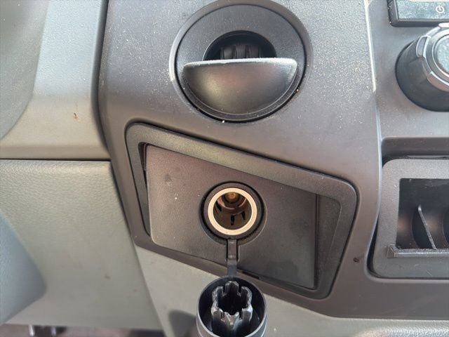 Used 2022 Ford F750 2WD Regular Cab Super Duty image 27