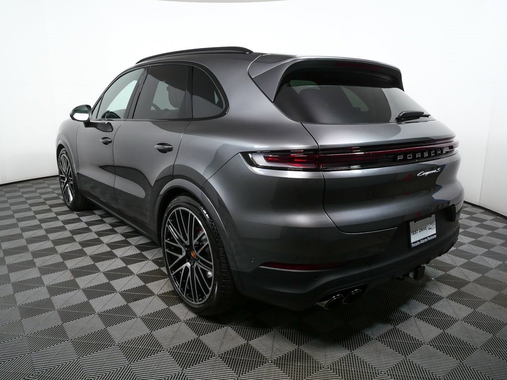 New 2026 Porsche Cayenne S image 3