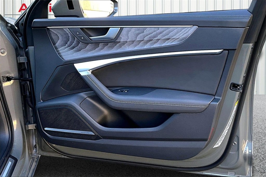 Used 2025 Audi A6 Premium Plus image 27