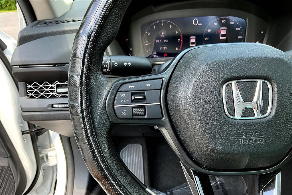 Used 2023 Honda Accord EX image 12