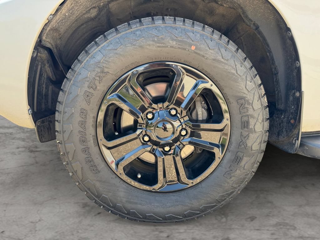 Certified 2019 Toyota Sequoia SR5 AWD/4WD image 9