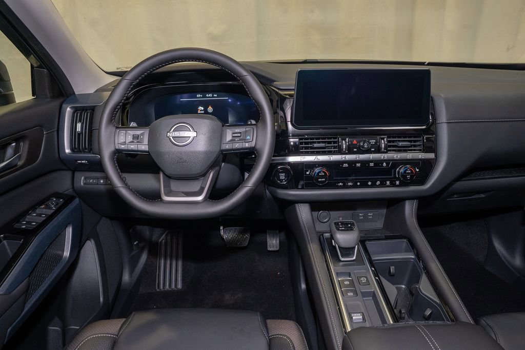 New 2026 Nissan Pathfinder SL image 8