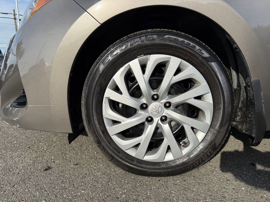 Used 2017 Toyota Corolla LE image 10