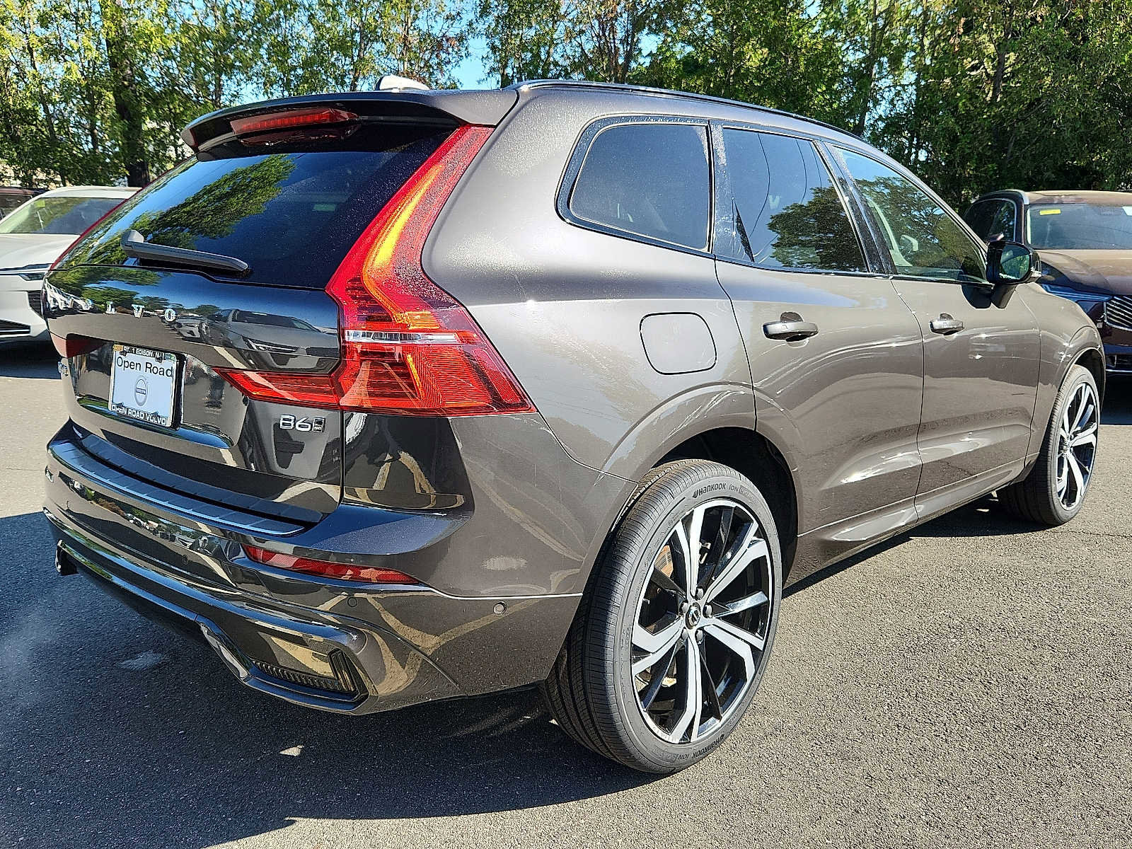 Certified 2023 Volvo XC60 B6 Ultimate w/ Protection Package Premier AWD/4WD image 6