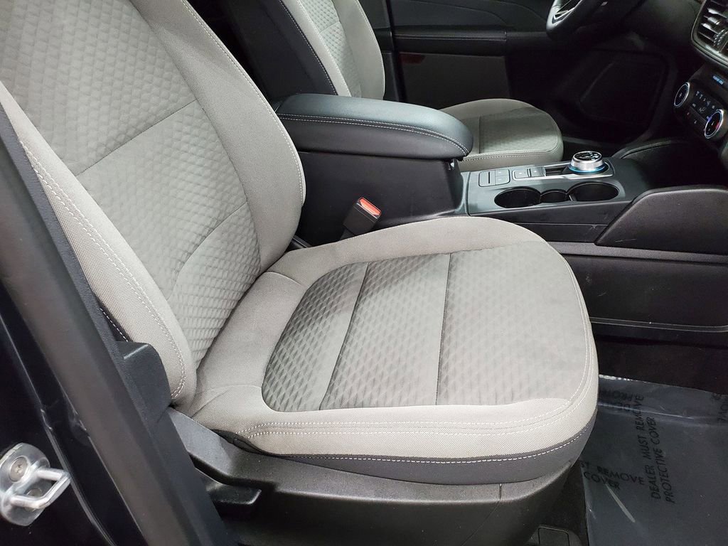 Used 2022 Ford Escape SE w/ Cold Weather Package AWD/4WD image 19