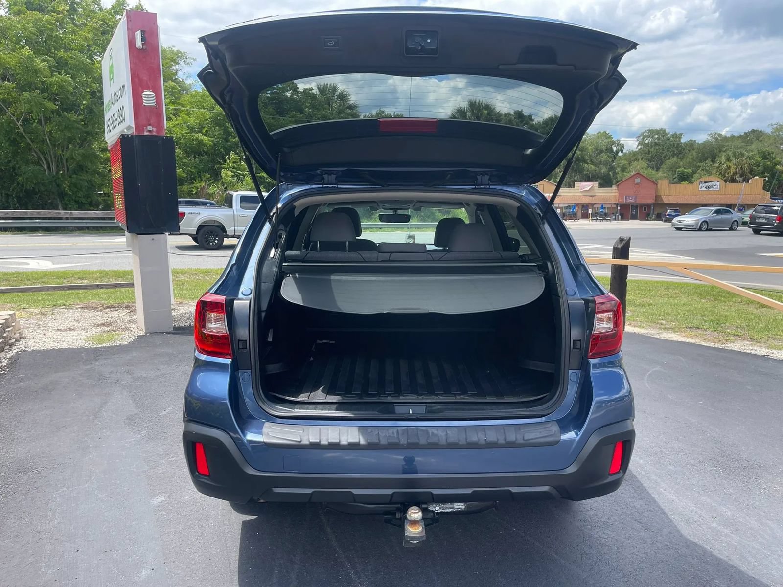 Used 2019 Subaru Outback 2.5i Premium AWD/4WD image 7