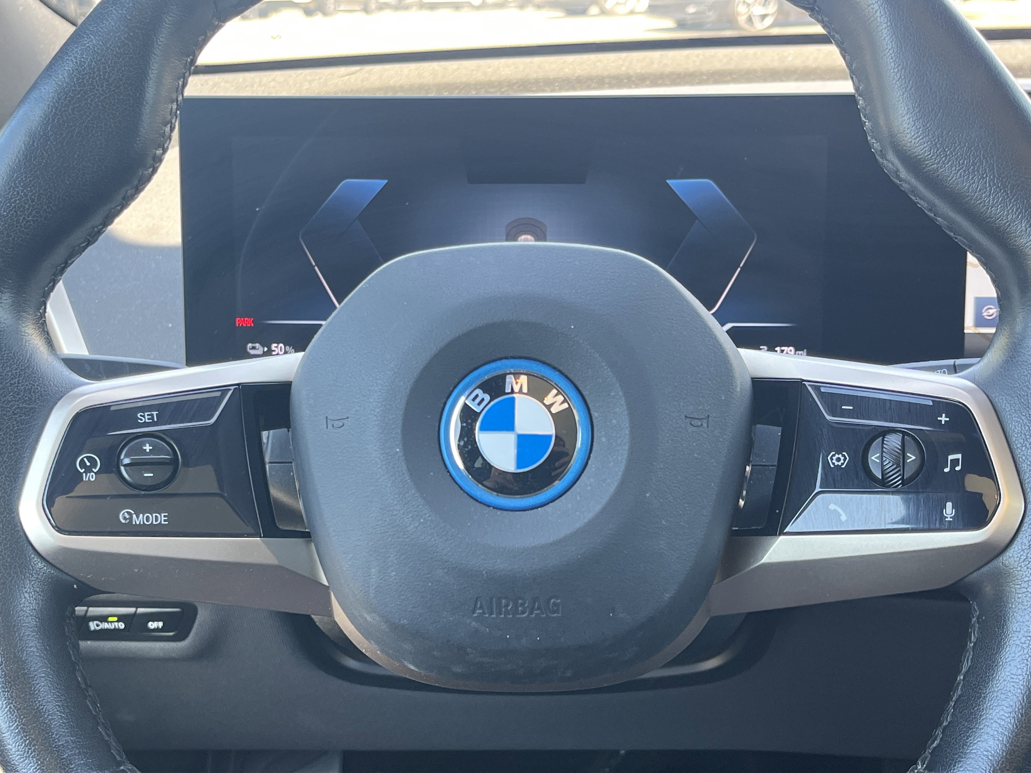 Used 2023 BMW iX xDrive50 w/ Sport Package AWD/4WD image 10
