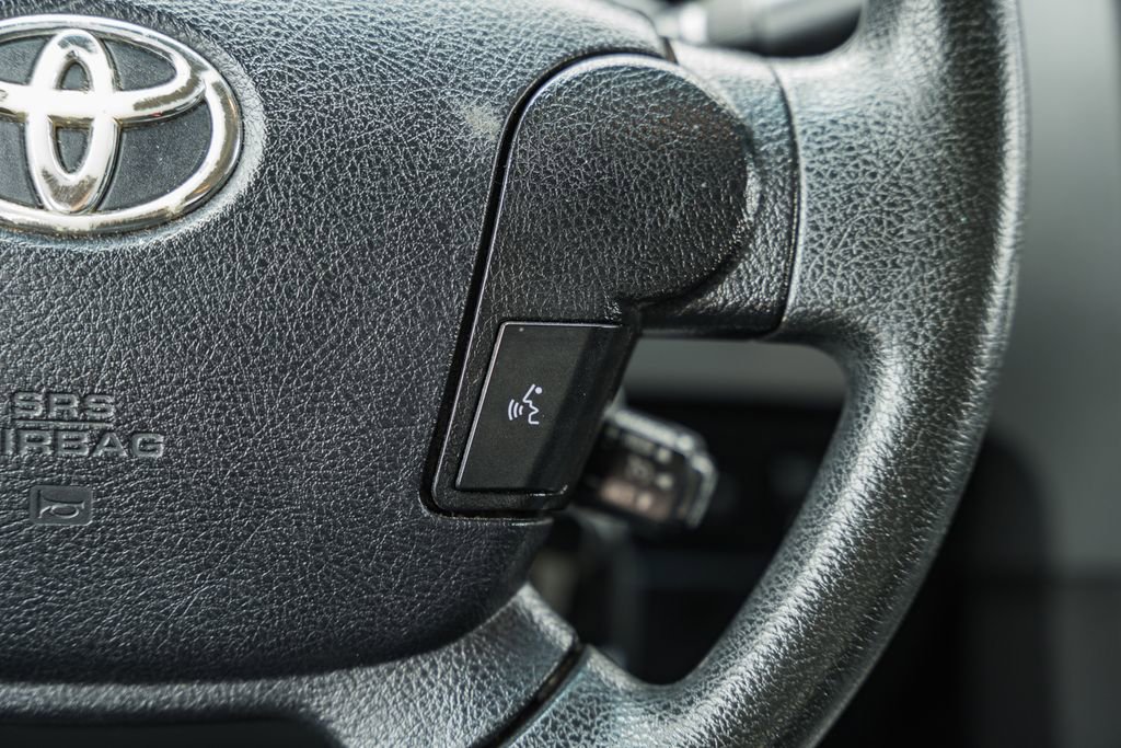 Used 2010 Toyota Tundra 4x4 CrewMax image 38