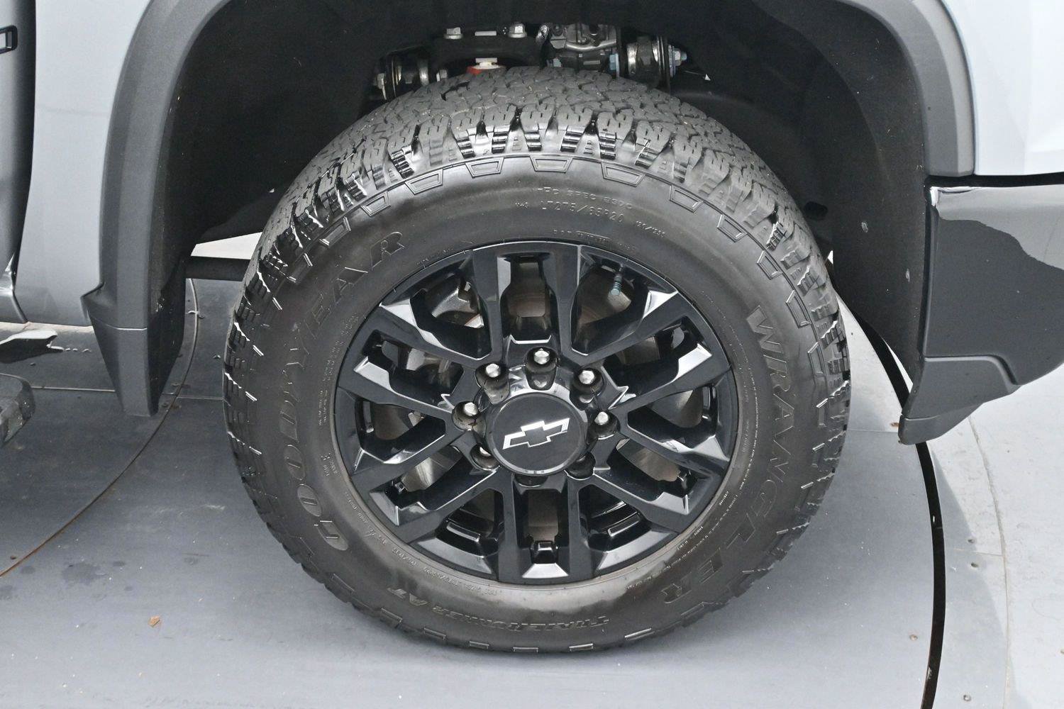Used 2025 Chevrolet Silverado 2500 Custom w/ Custom Convenience Package AWD/4WD image 33