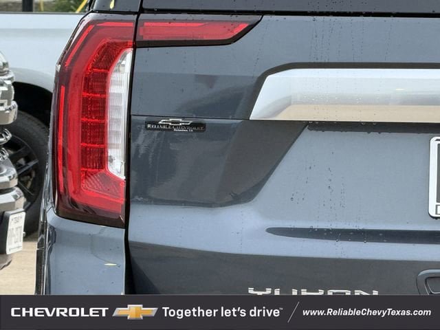 Used 2021 GMC Yukon Denali w/ Advanced Technology Package AWD/4WD image 9