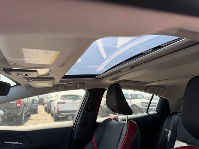 Used 2025 Toyota Prius Plug-In Hybrid image 10