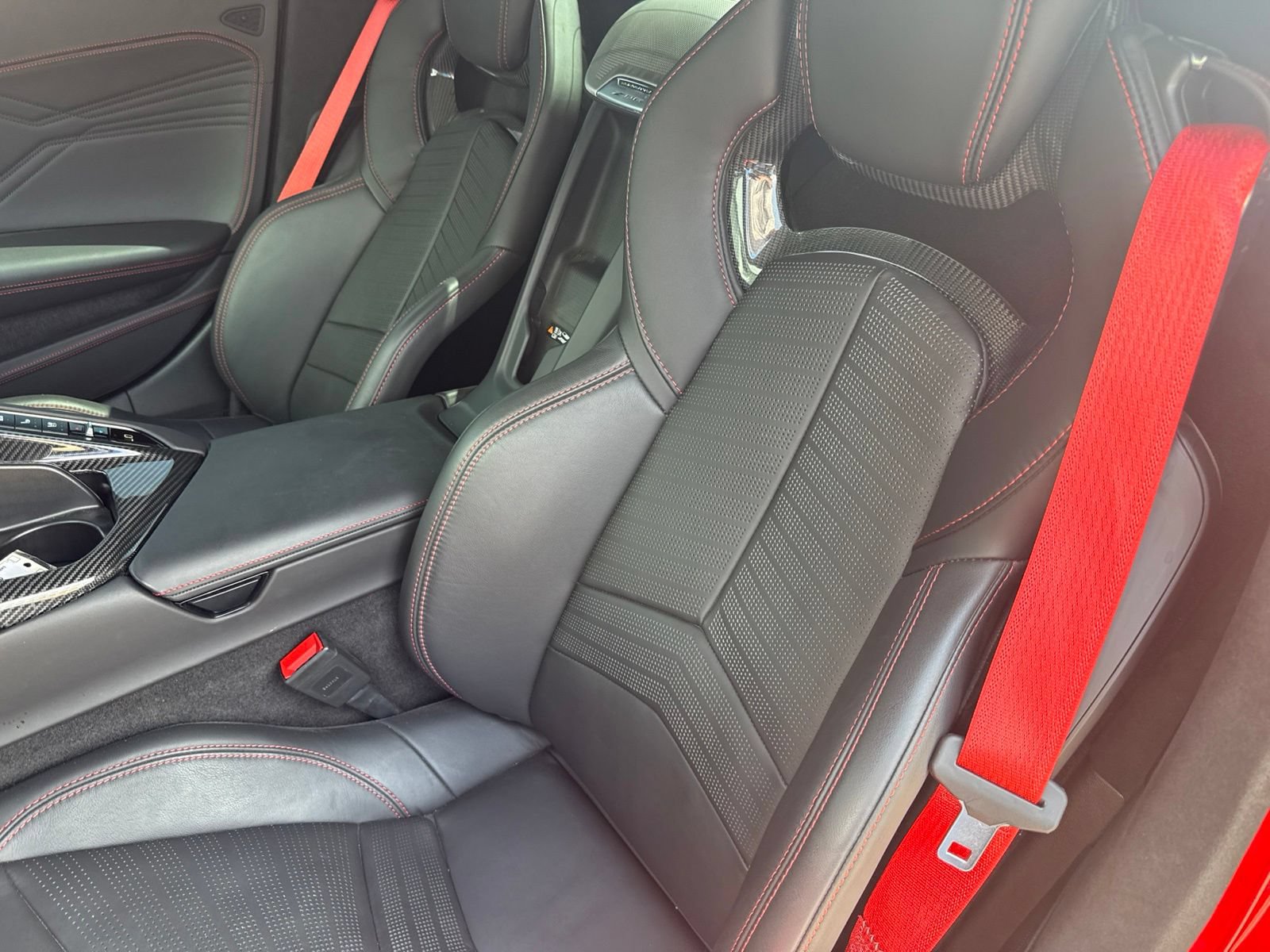 Used 2024 Chevrolet Corvette Z06 RWD image 16