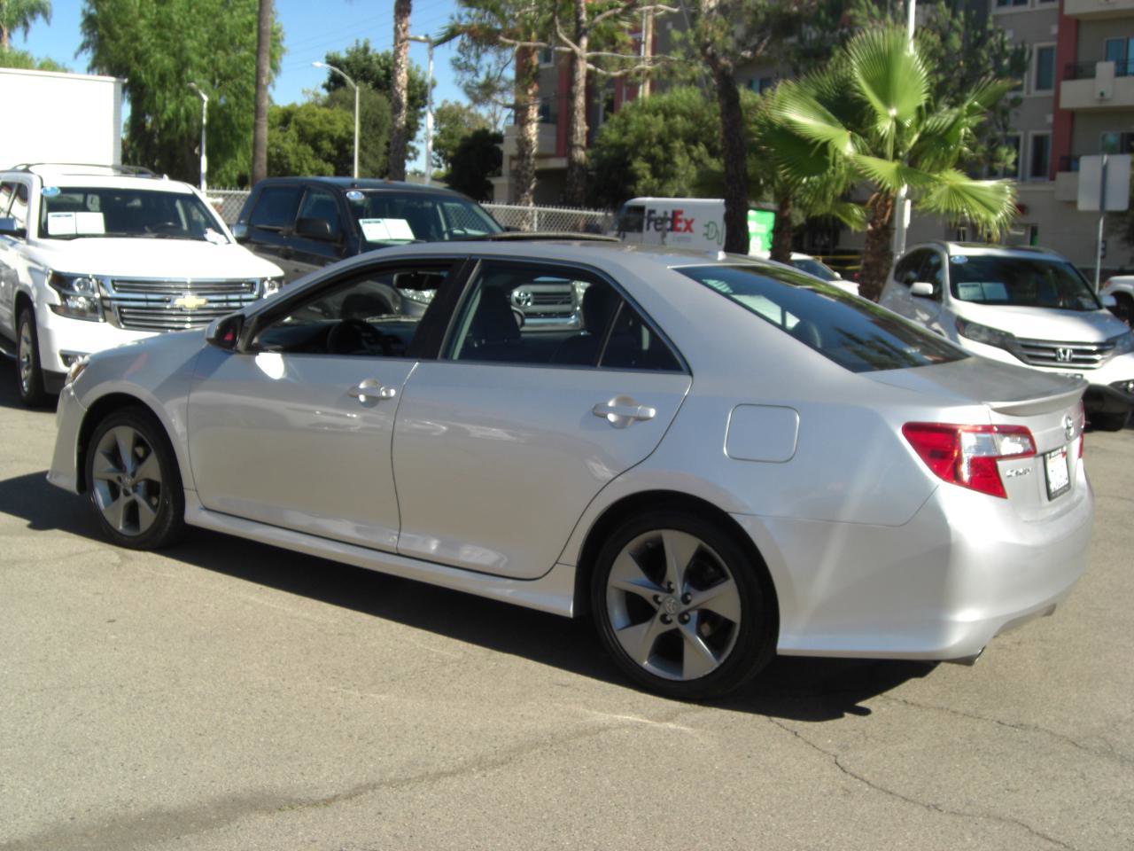 Used 2013 Toyota Camry SE w/ Leather Pkg image 12