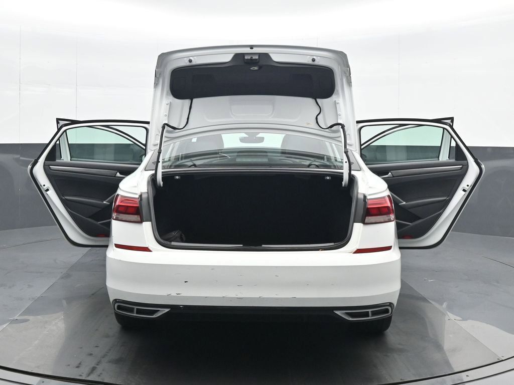 Used 2020 Volkswagen Passat 2.0T R-Line image 25