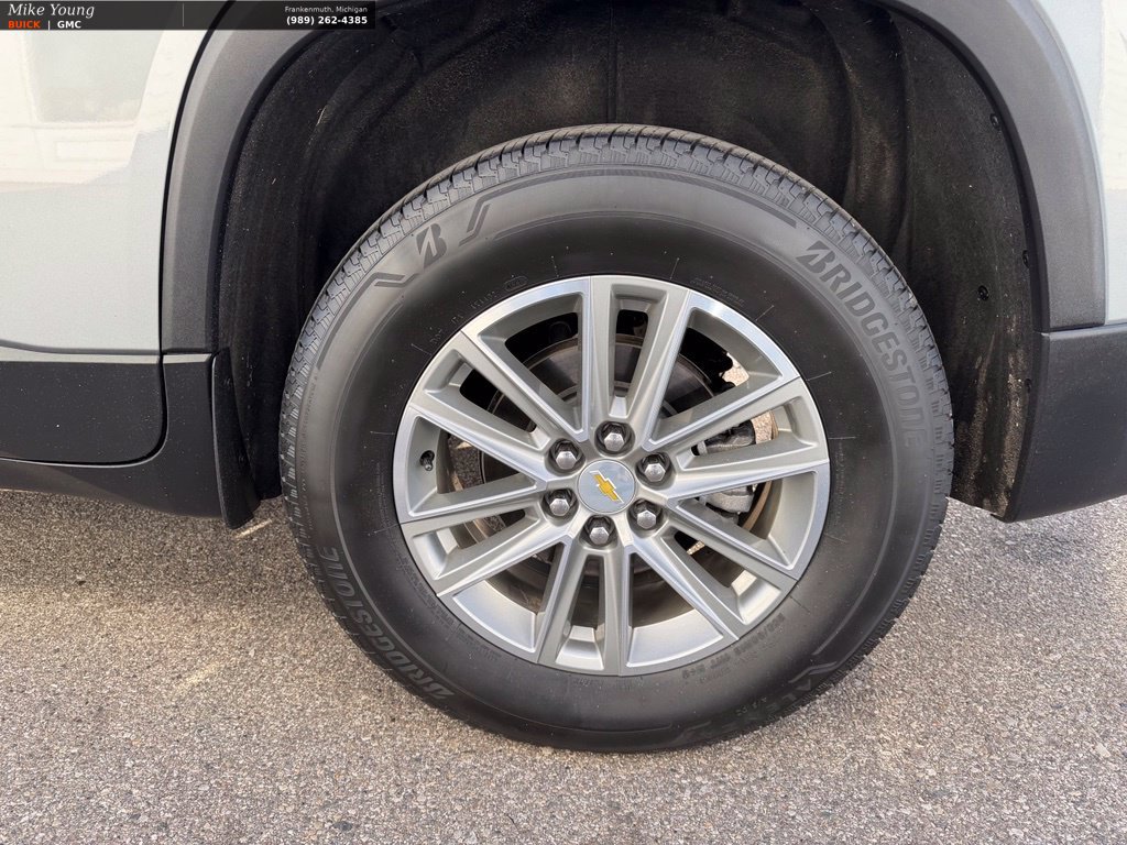 Used 2023 Chevrolet Traverse LT w/ LPO, Floor Liner Package FWD image 12
