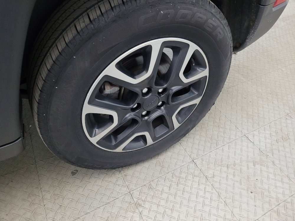 Used 2019 Jeep Compass Trailhawk w/ Cold Weather Group image 31