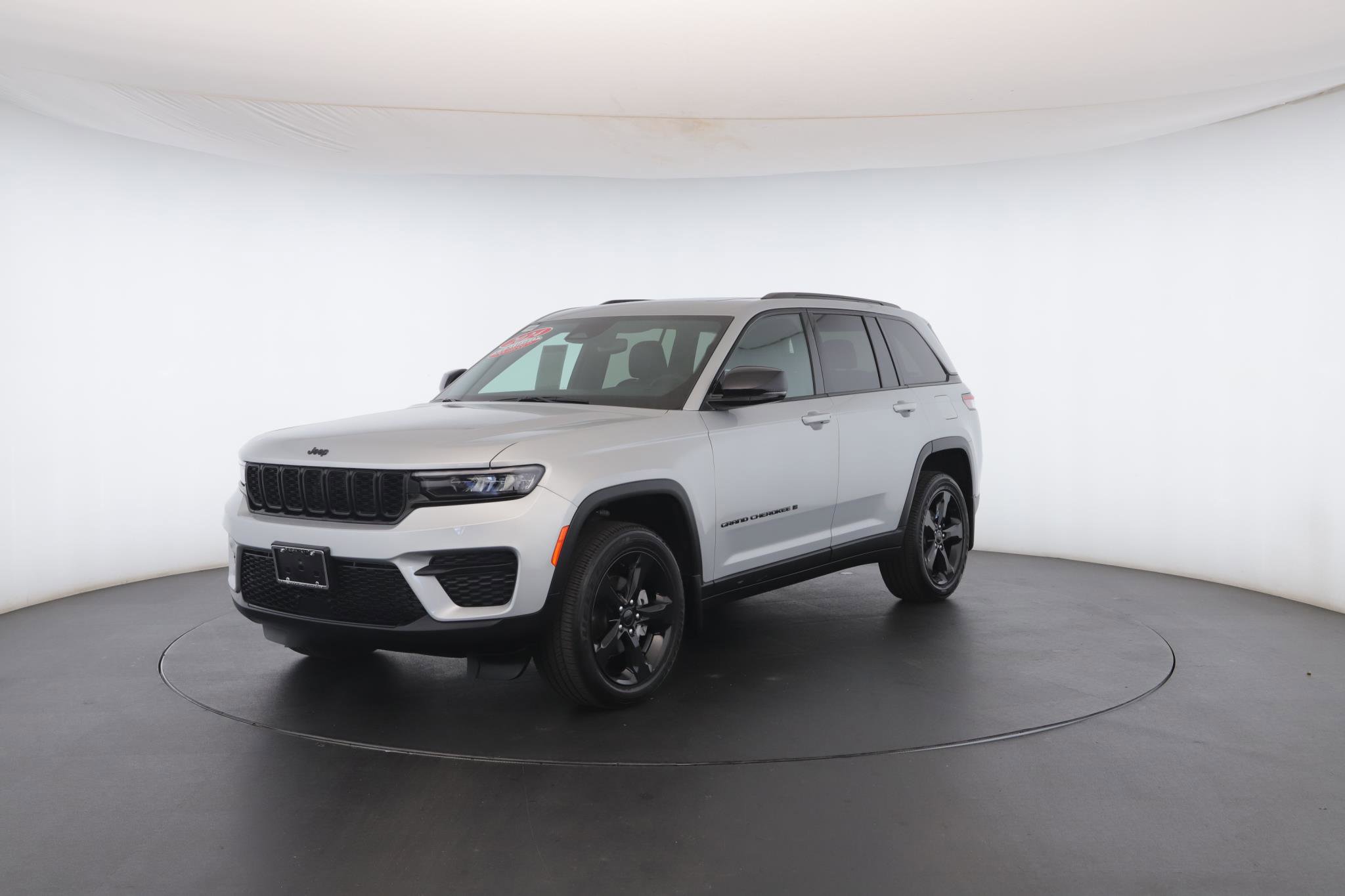 Used 2024 Jeep Grand Cherokee Altitude image 36