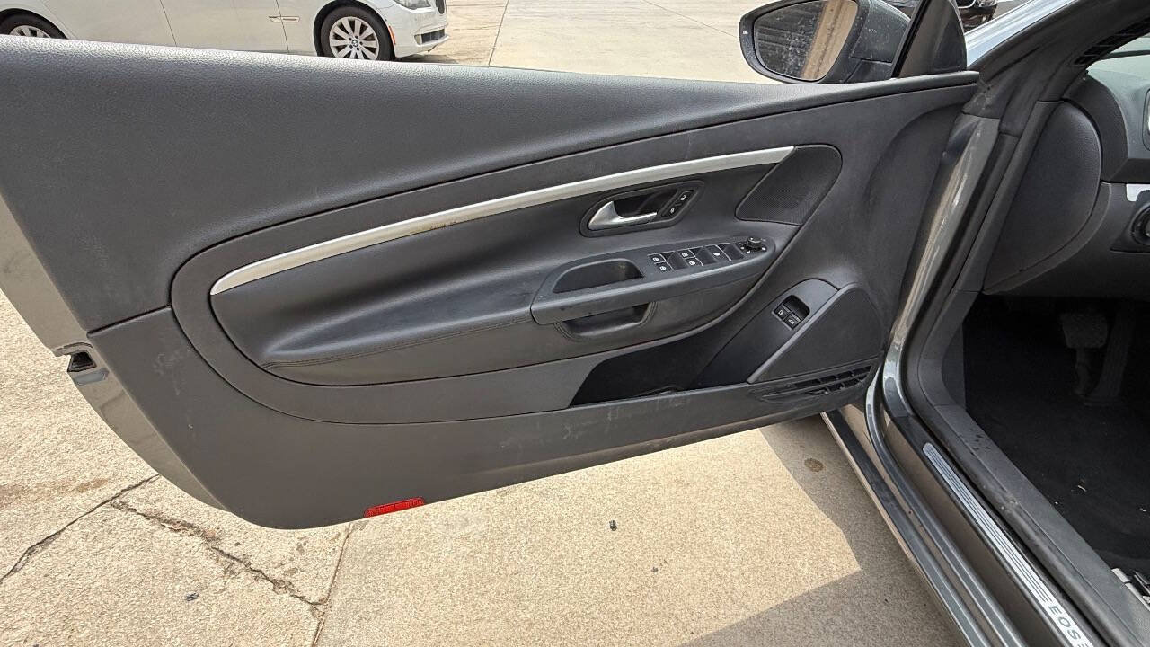 Used 2012 Volkswagen Eos Komfort FWD image 27