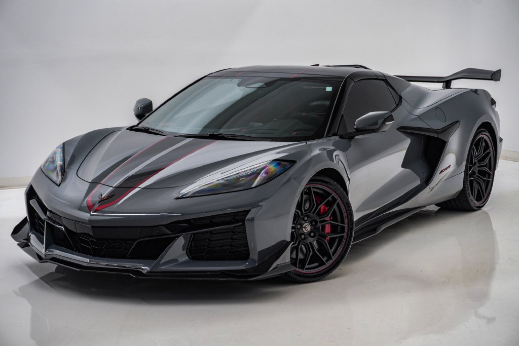 Used 2025 Chevrolet Corvette Z06 w/ Z07 Performance Package RWD image 8