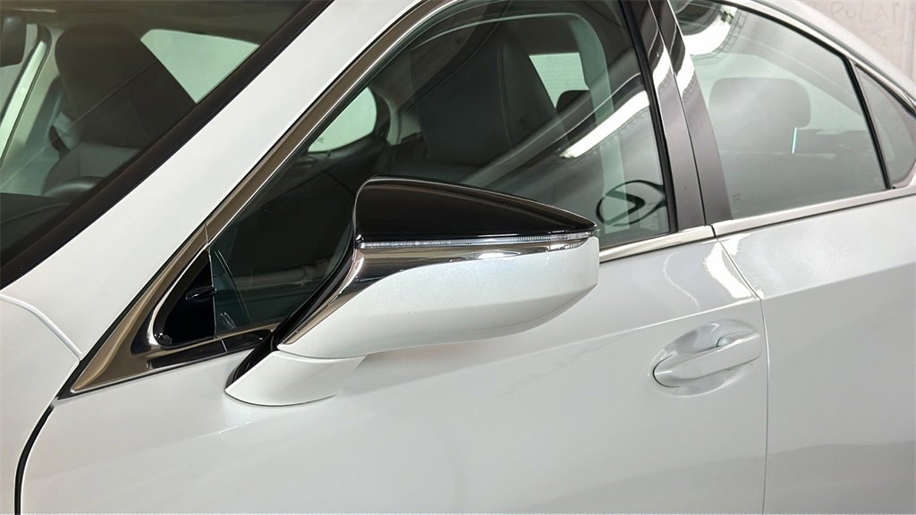 Certified 2024 Lexus ES 350 w/ Premium Package image 5