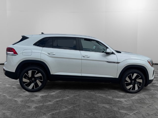 New 2026 Volkswagen Atlas Cross Sport SE FWD image 6