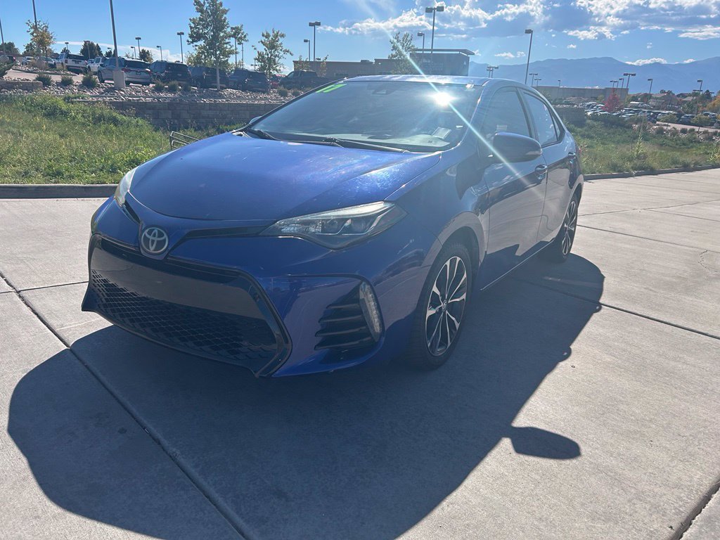Used 2017 Toyota Corolla SE w/ SE Premium Package FWD image 3