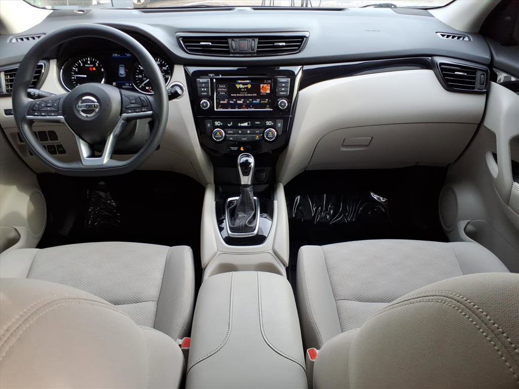 Certified 2020 Nissan Rogue Sport SV image 11