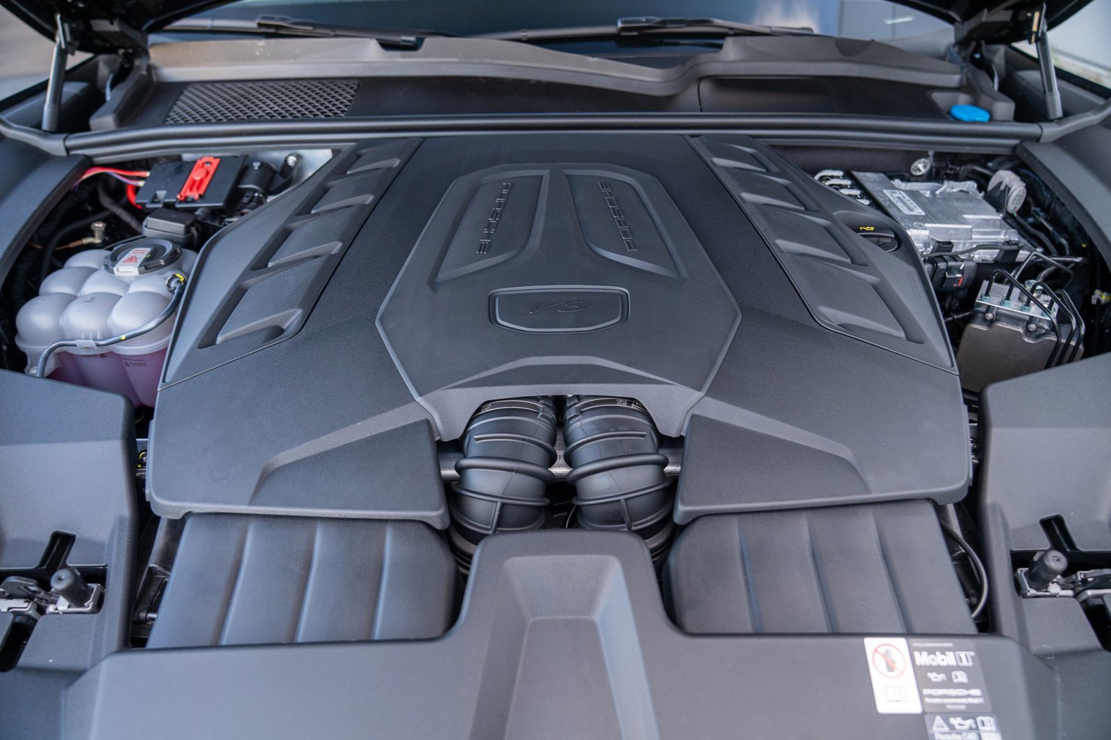 New 2026 Porsche Cayenne GTS AWD/4WD image 30