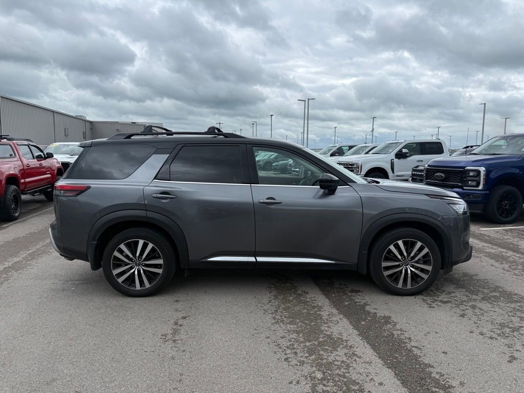 Used 2023 Nissan Pathfinder Platinum AWD/4WD image 18