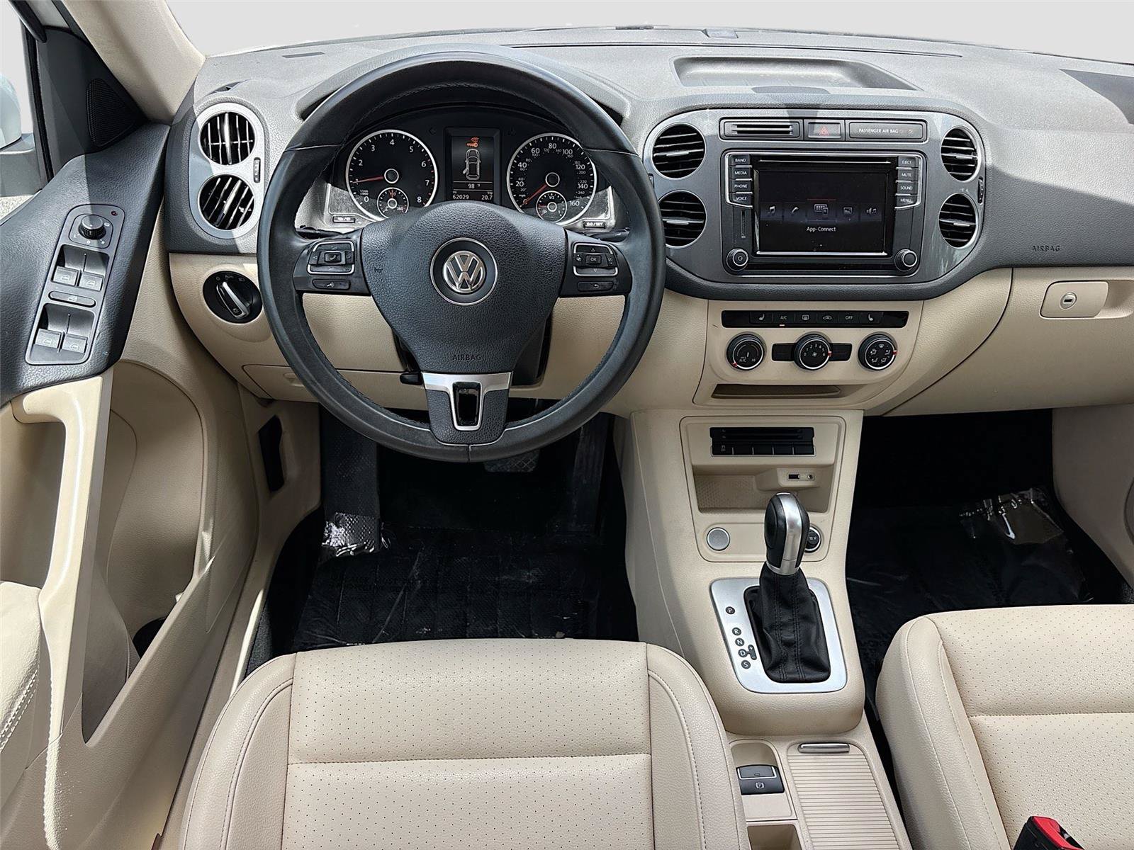 Used 2017 Volkswagen Tiguan S FWD image 21