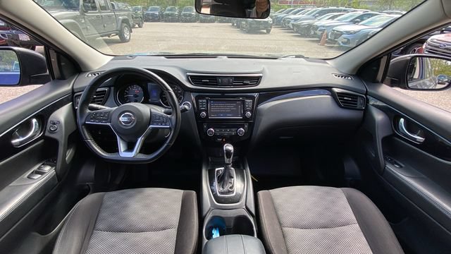 Used 2017 Nissan Rogue Sport SV w/ SV Premium Package AWD/4WD image 13