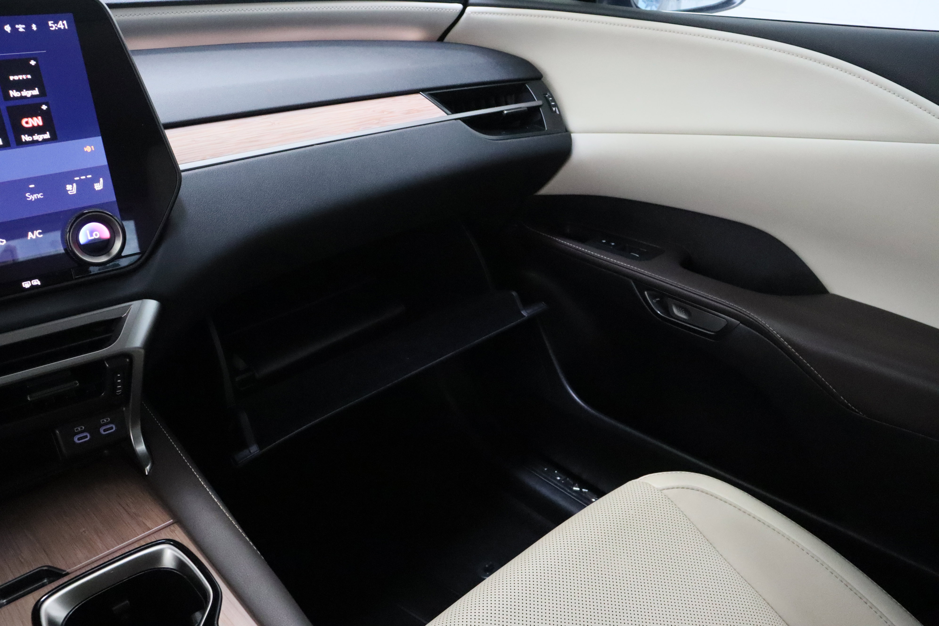 Used 2023 Lexus RX 350 Premium w/ Cold Area Package image 23